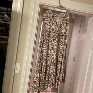 NTW!! Nine West dress leopard print with buttons and ruffle detailing